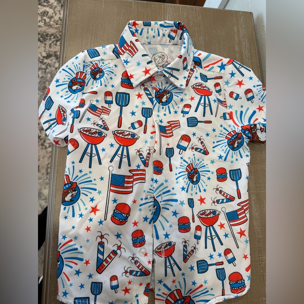 Buc-ee’s- Kids Patriotic BBQ Short-Sleeve Button-Up Shirt - White/Red/Blue